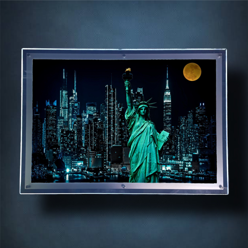 Lady Liberty Lightbox Frame