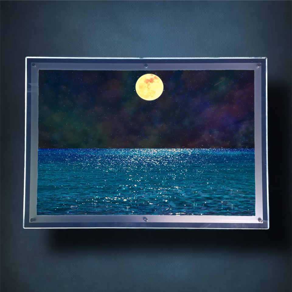 Utopia Lightbox Frame