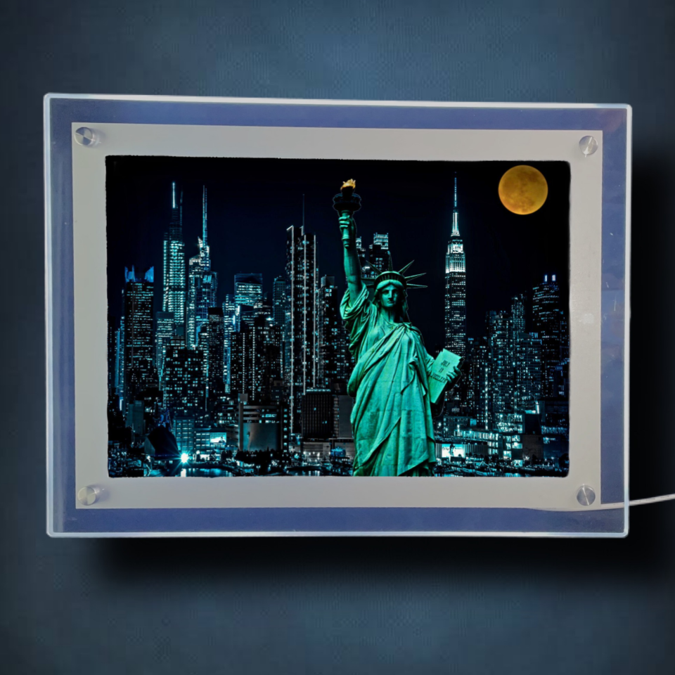 Lady Liberty Lightbox Frame